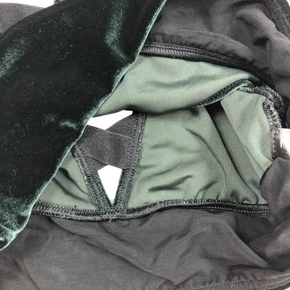 Victoria Secret Green Velvet Sports Bra size Small - Picture 9 of 10